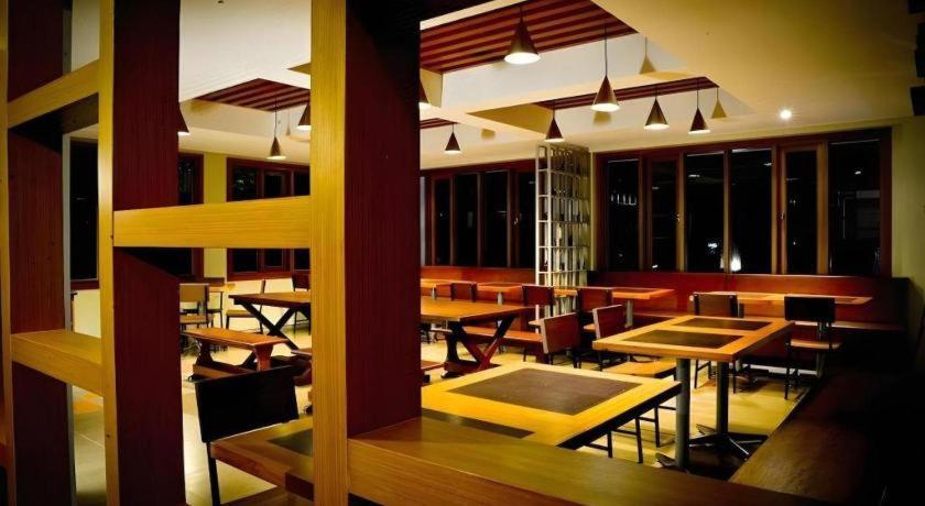 Hotel Tibera Taman Cibeunying Bandung Buitenkant foto