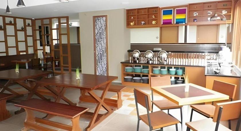 Hotel Tibera Taman Cibeunying Bandung Buitenkant foto