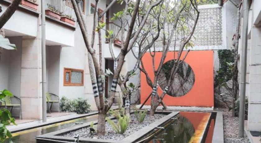 Hotel Tibera Taman Cibeunying Bandung Buitenkant foto