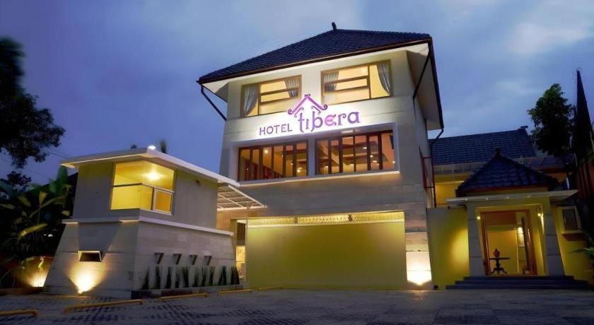 Hotel Tibera Taman Cibeunying Bandung Buitenkant foto