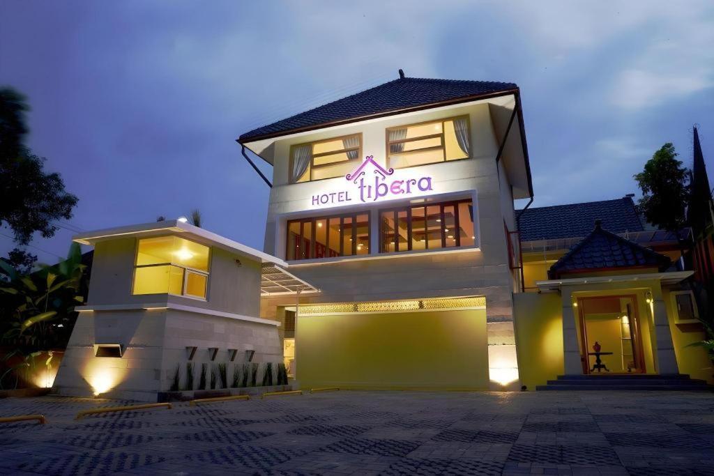 Hotel Tibera Taman Cibeunying Bandung Buitenkant foto