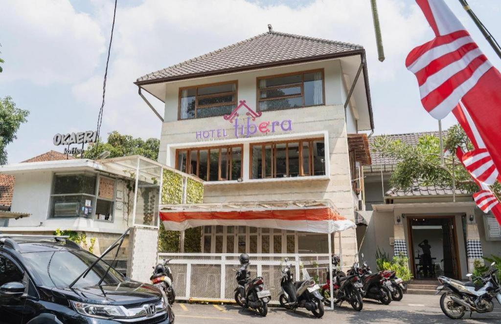 Hotel Tibera Taman Cibeunying Bandung Buitenkant foto