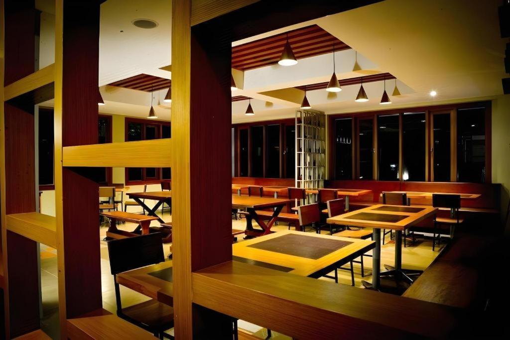 Hotel Tibera Taman Cibeunying Bandung Buitenkant foto